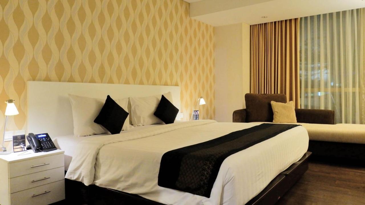 El Royale Hotel